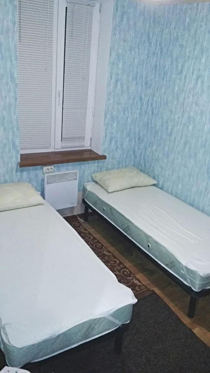 Частный Дом, Р-Н 3 Городской Больницы チェルカースィ エクステリア 写真
